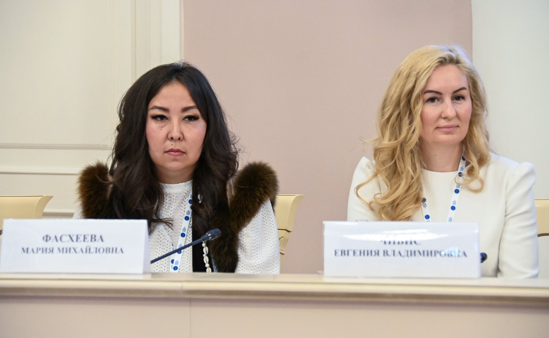 Галина Карелова выступила в ходестратегической сессии «Эффективные коммуникации как фактор успеха женщин Севера»