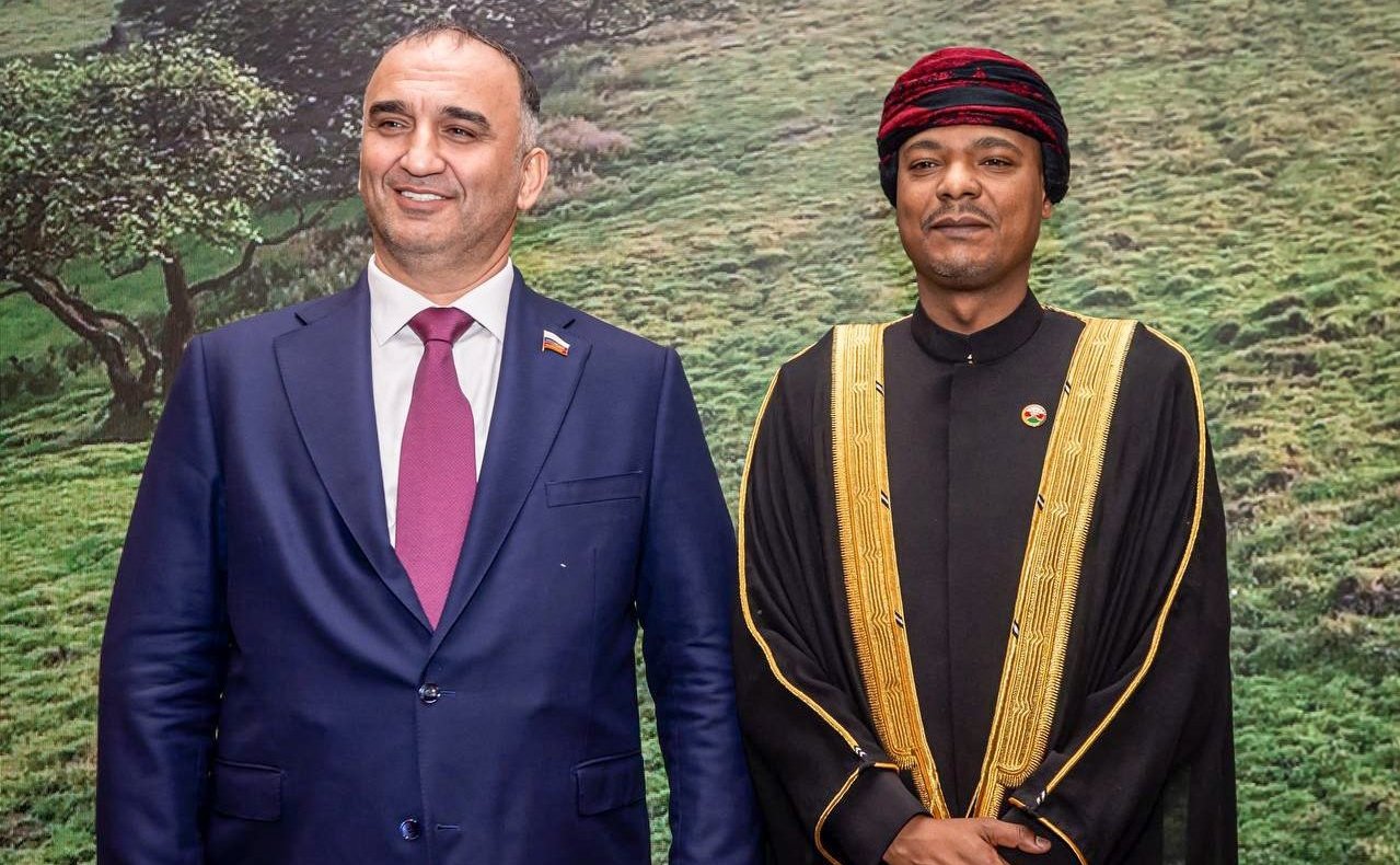 Мохмад Ахмадов принял участие в торжественной церемонии открытия приема, посвященного 54 годовщине Национального дня Султаната Оман