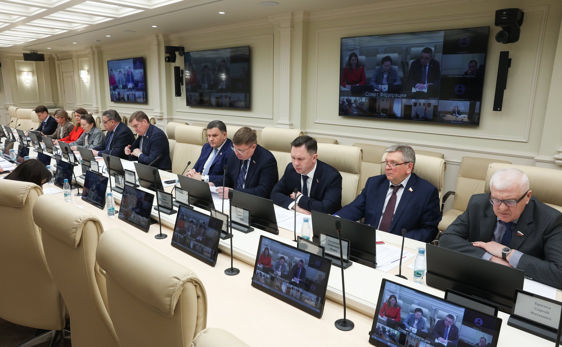 Совещание «О механизмах снижения финансовой нагрузки на бюджеты муниципальных образований по возмещению вреда, причиненного почвам в результате размещения несанкционированных свалок»