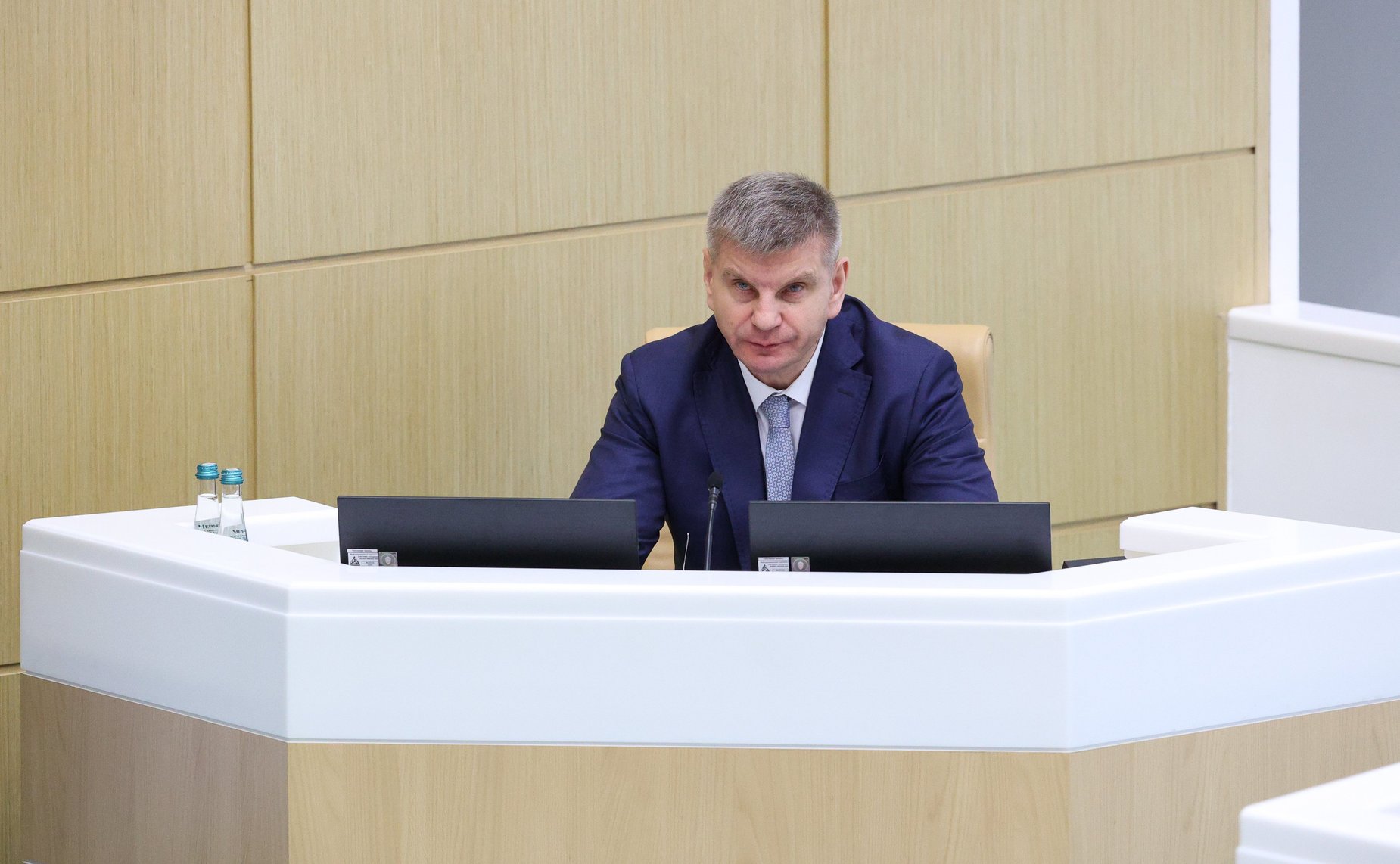 Геннадий Голов