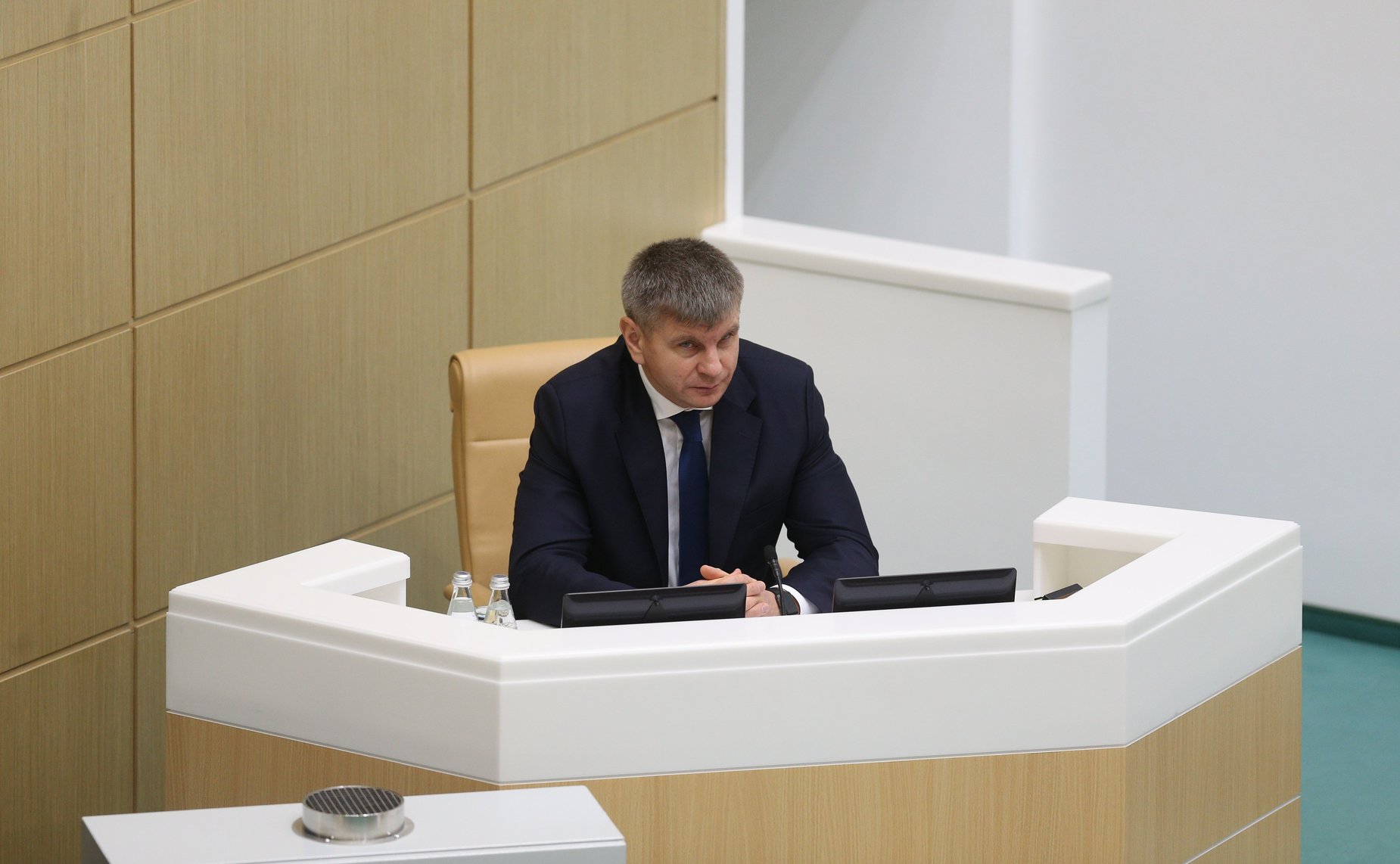 Геннадий Голов