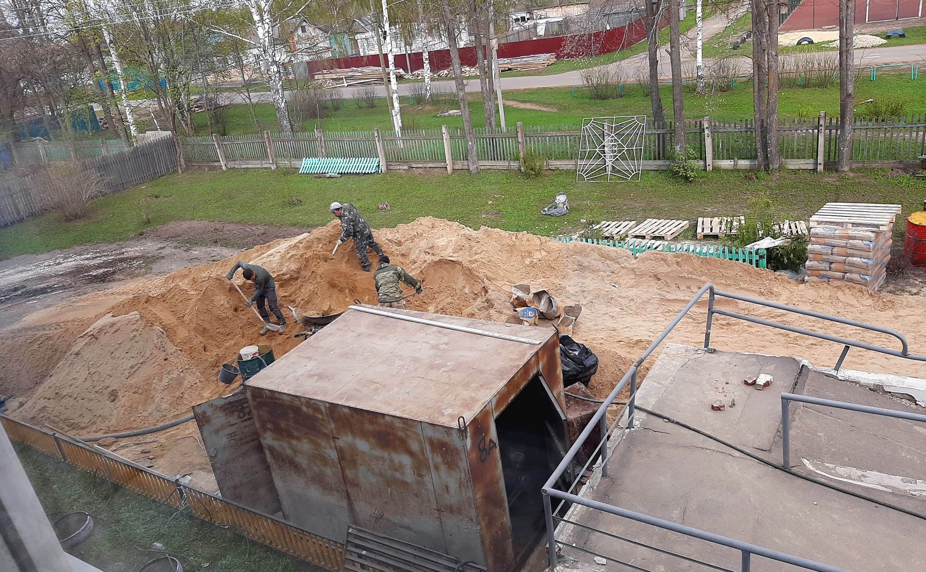 Сергей Мартынов проинспектировал ход ремонтных работ в Лажъяльской школе Сернурского района в рамках подготовки к началу учебного года