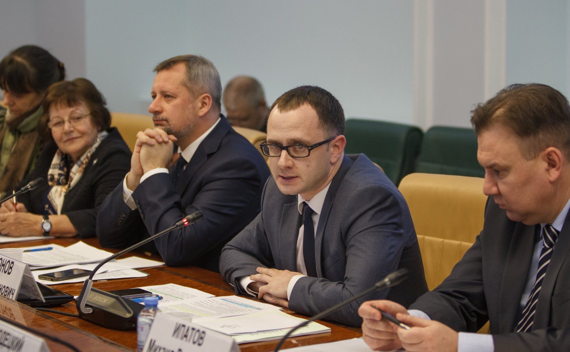 «Круглый стол» на тему «Об укреплении российской гражданской идентичности на основе духовно-нравственных ценностей народов РФ, исторических и национально-культурных традиций»