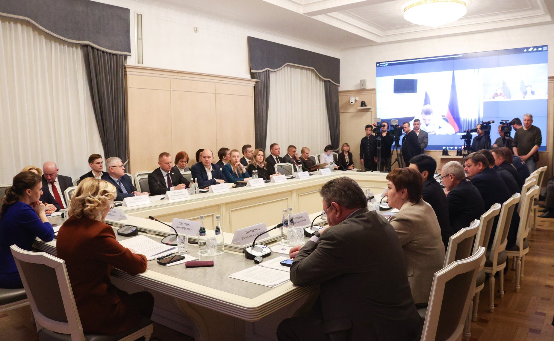 Заседание парламентской комиссии по расследованию преступных действий в отношении несовершеннолетних со стороны киевского режима