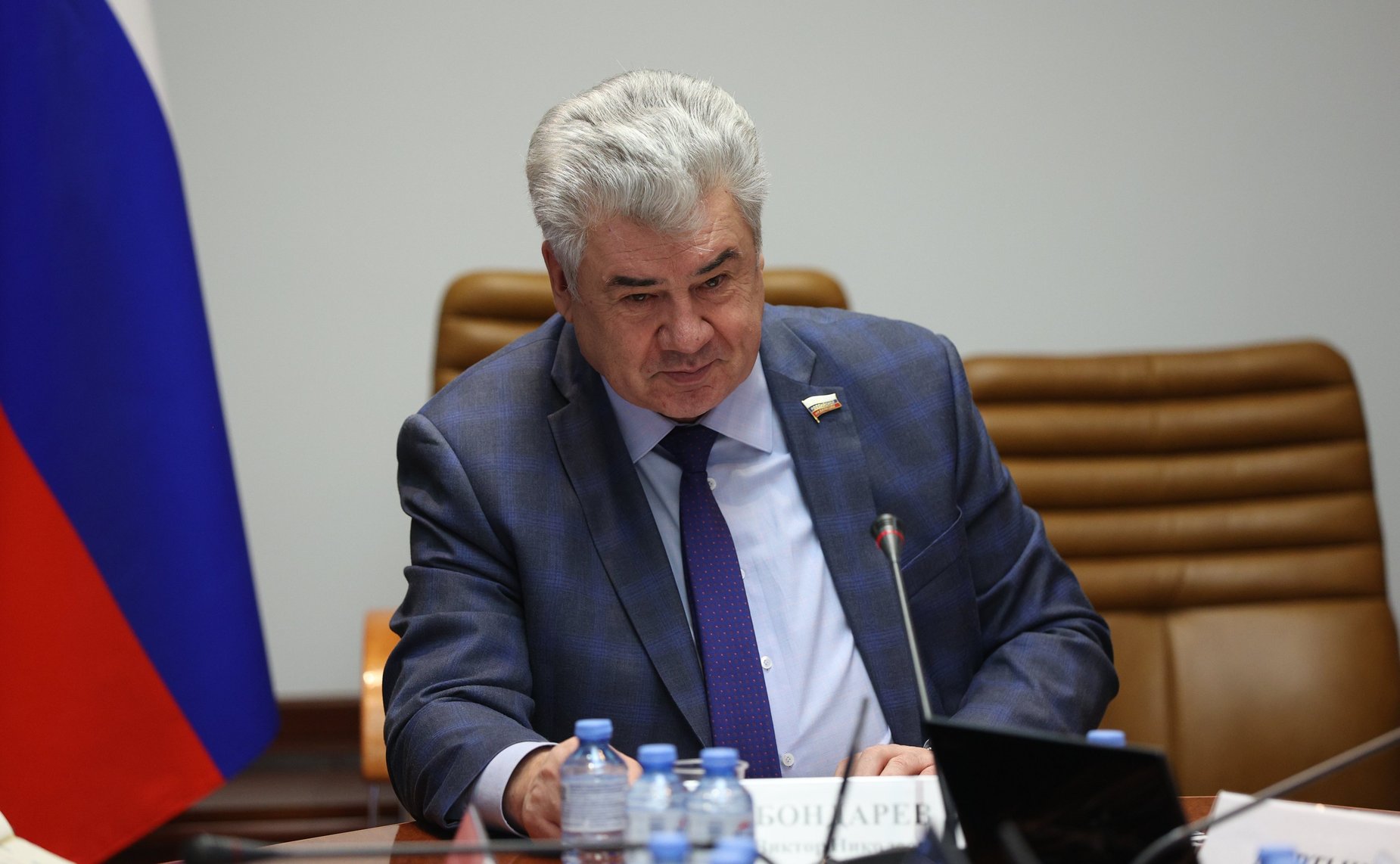 Виктор Бондарев