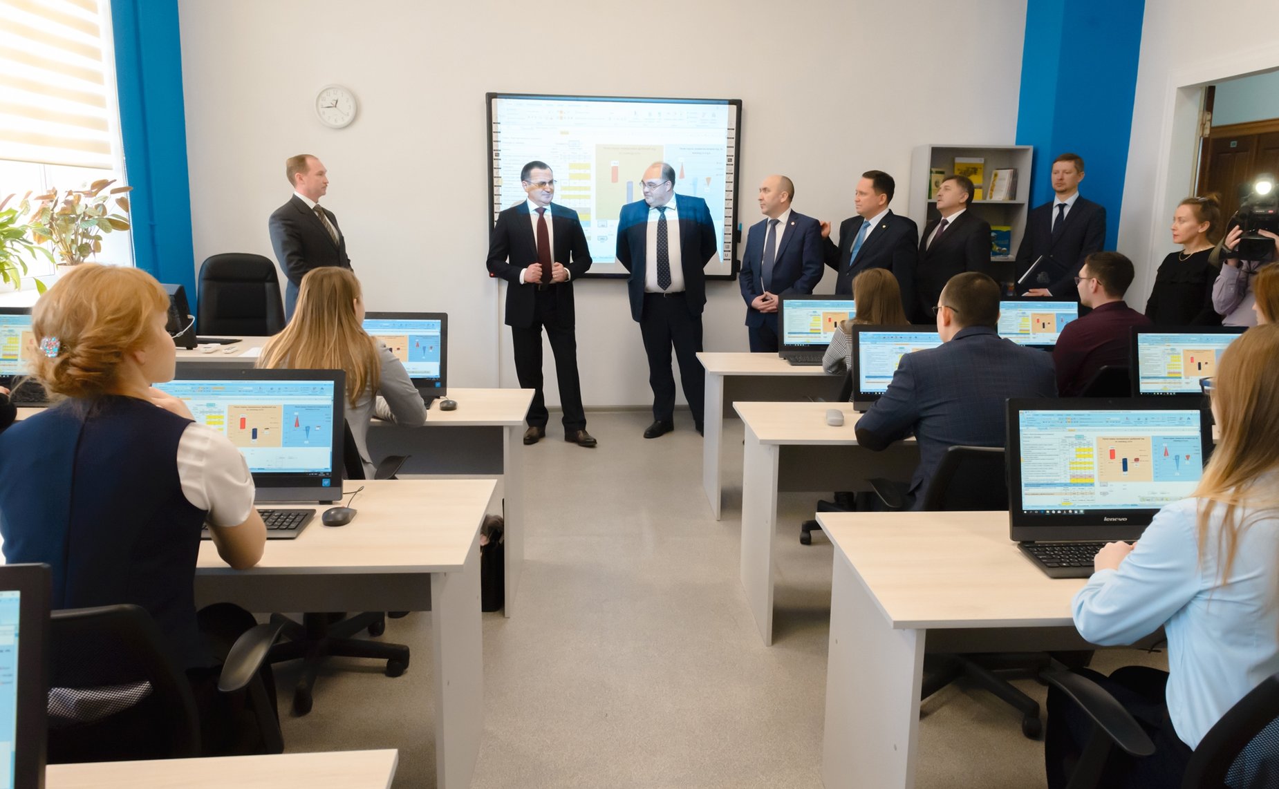 Посещение испытательного лабораторного центра академии