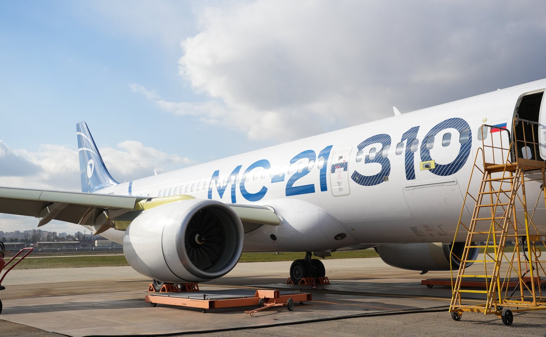 Сенаторы осмотрели цеха Иркутского авиационного завода – Филиала ПАО «Яковлев» и приняли участие в совещании «Перспективы развития гражданской авиации»