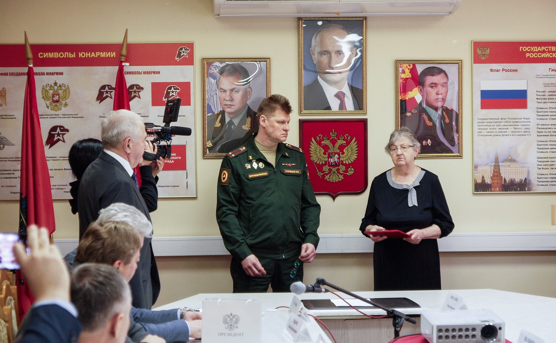 Сенаторы передали родственникам награду героя, пропавшего без вести в годы Великой Отечественной войны