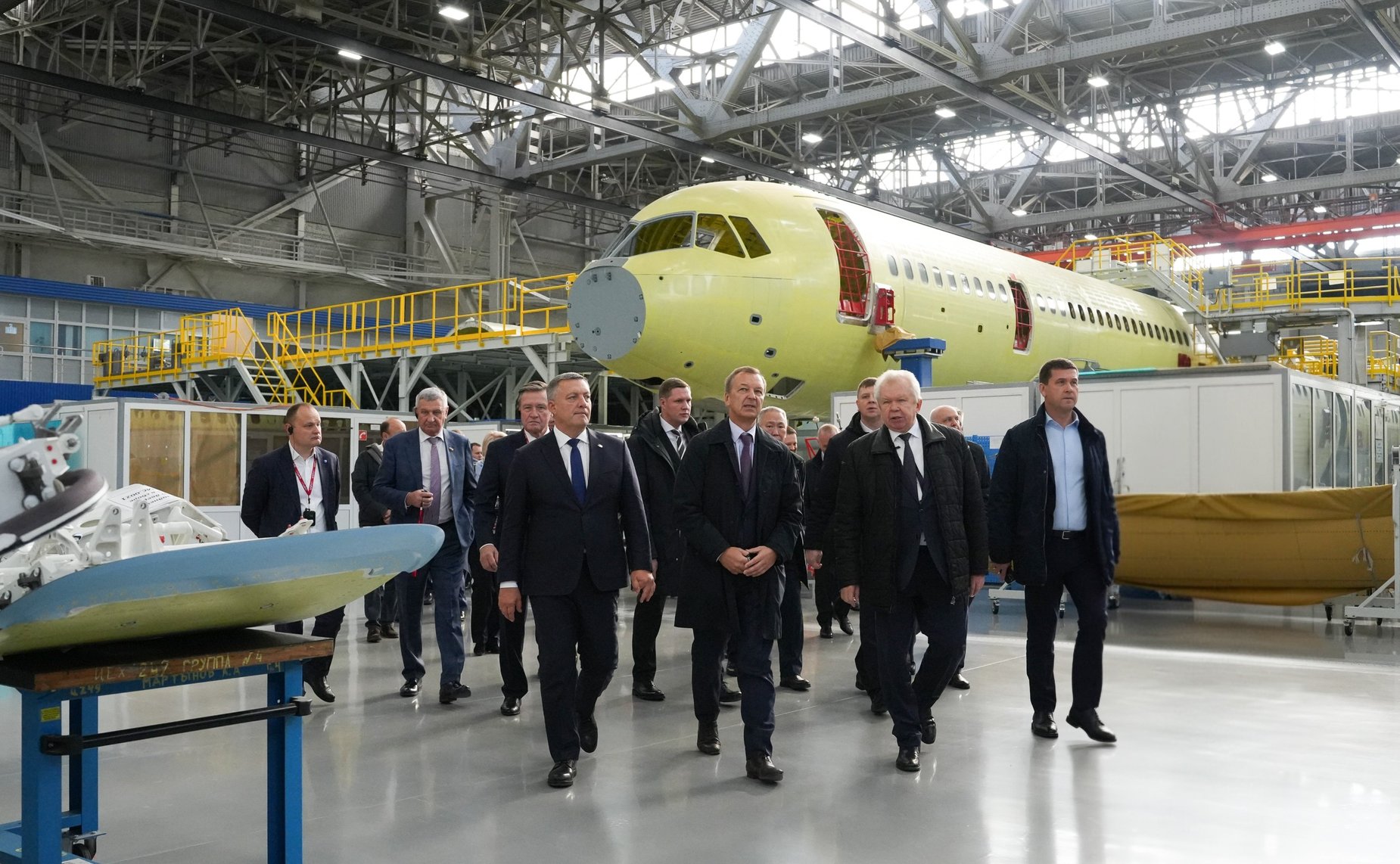 Сенаторы осмотрели цеха Иркутского авиационного завода – Филиала ПАО «Яковлев» и приняли участие в совещании «Перспективы развития гражданской авиации»