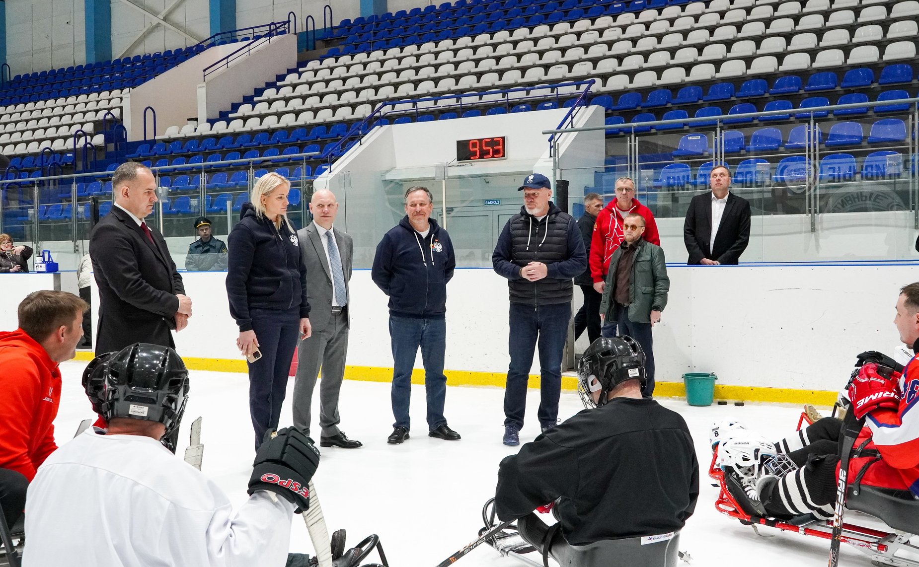 Сенаторы посетили Ледовый дворец Марий Эл