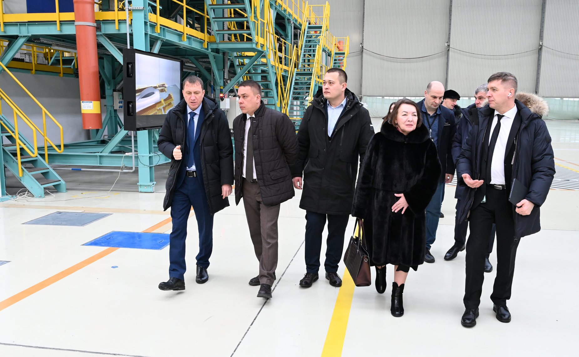 Айрат Гибатдинов в ходе поездки в регион посетил авиастроительный завод