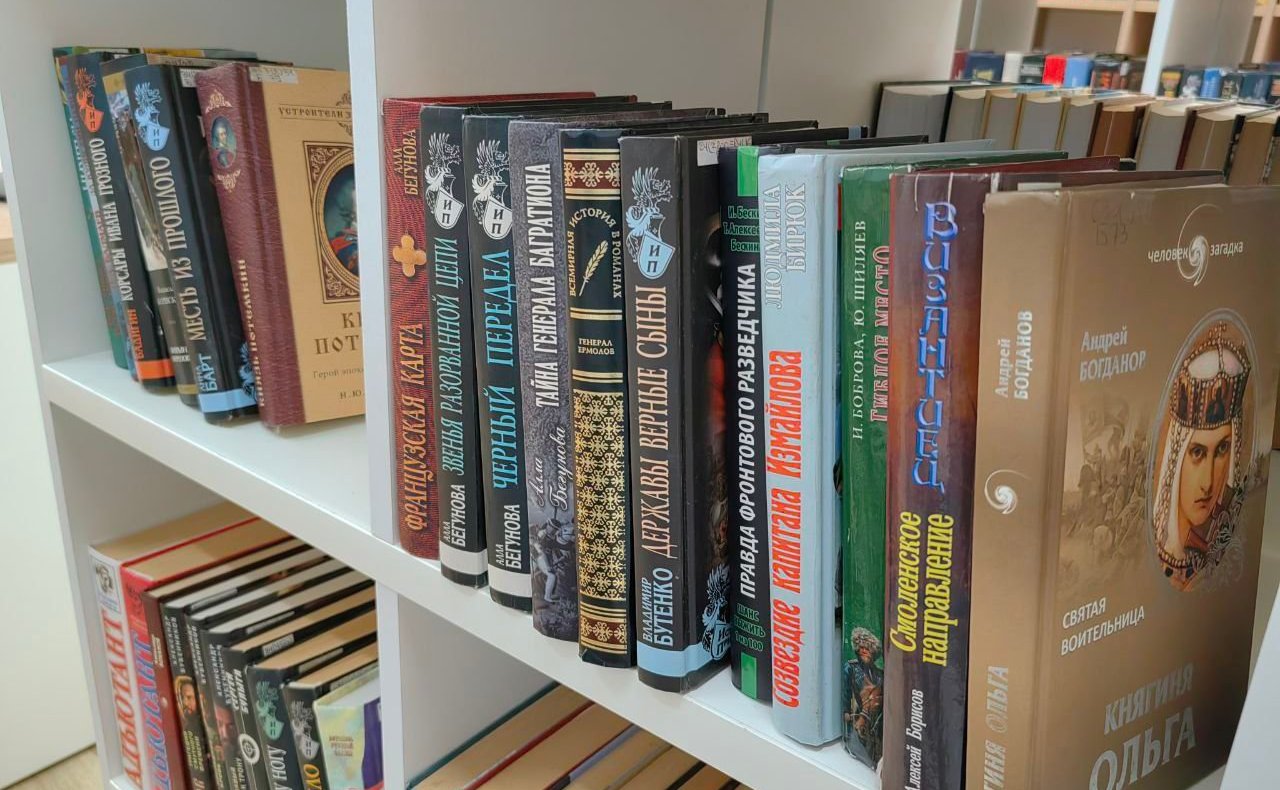 Артем Малащенков побывал в библиотеке №10 Смоленска