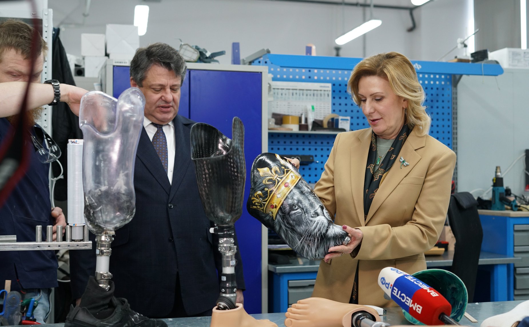 Заместитель Председателя Совета Федерации Инна Святенко посетила производство Центра инноваций в травматологии и ортопедии Ростеха