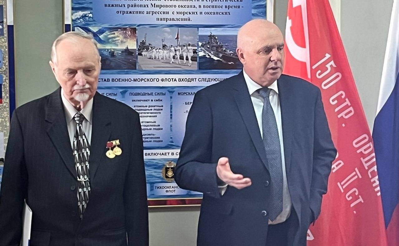 Андрей Шохин в рамках поездки в регион провел школьный Урок мужества