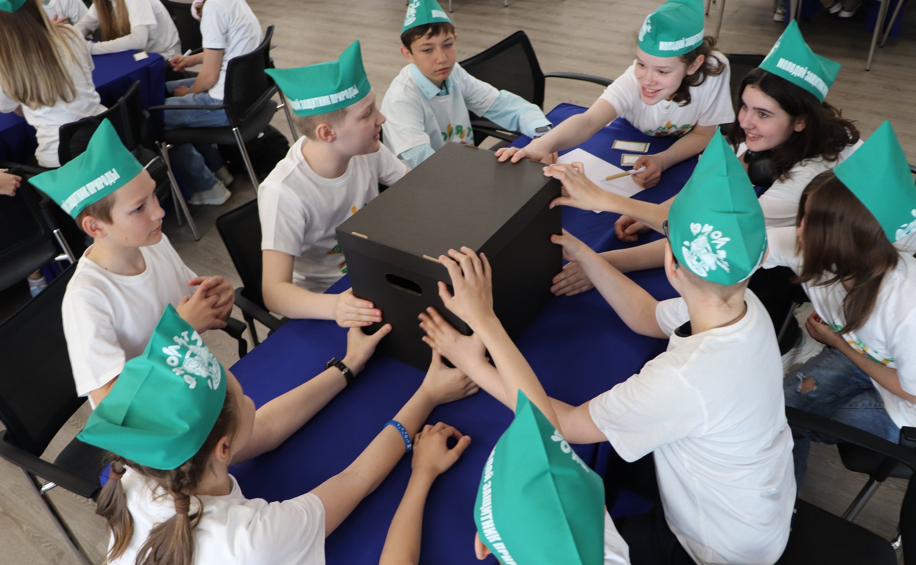 На XI Невском международном экологическом конгрессе впервые в рамках Всероссийского природоохранного социально-образовательного проекта «Эколята» состоялся Экологический турнир «Удивительное рядом»