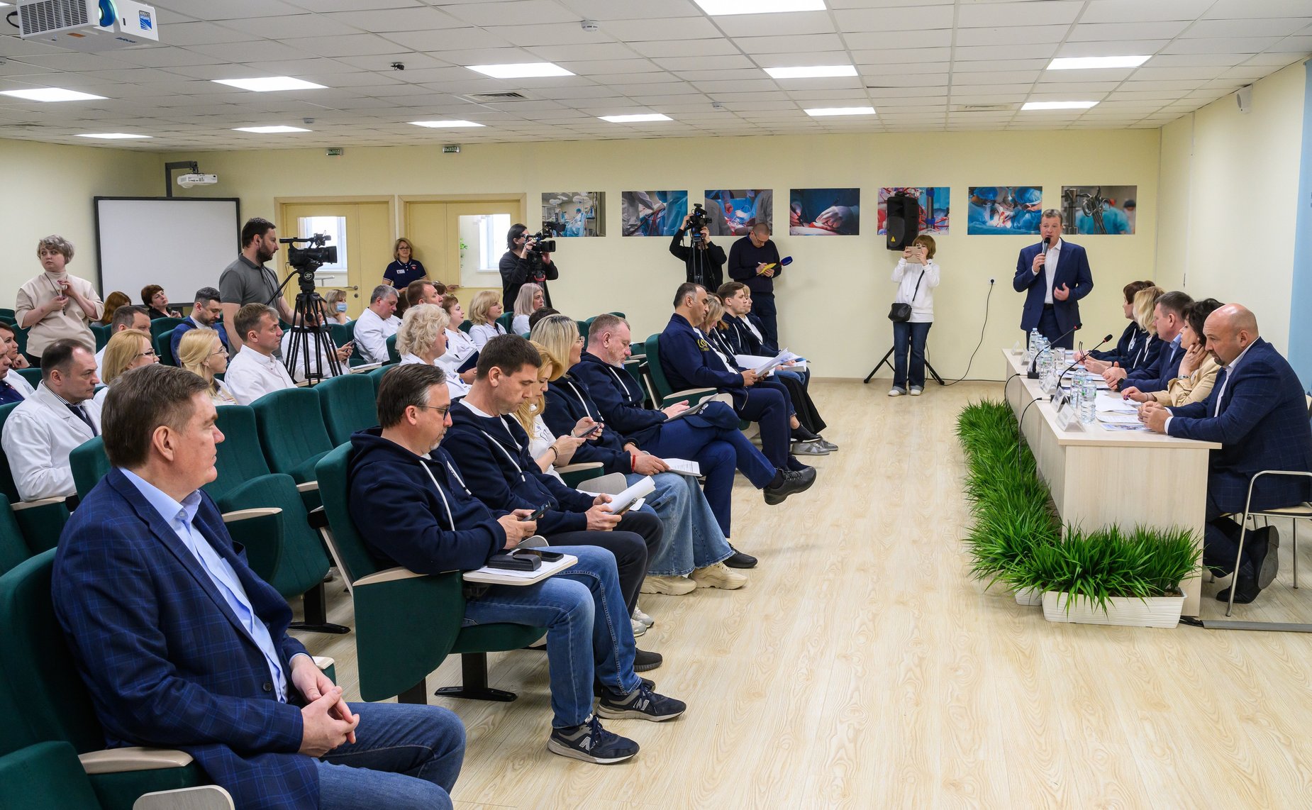 В Калужской области сенаторы РФ посетили ГБУЗ КО «Калужская областная клиническая больница»