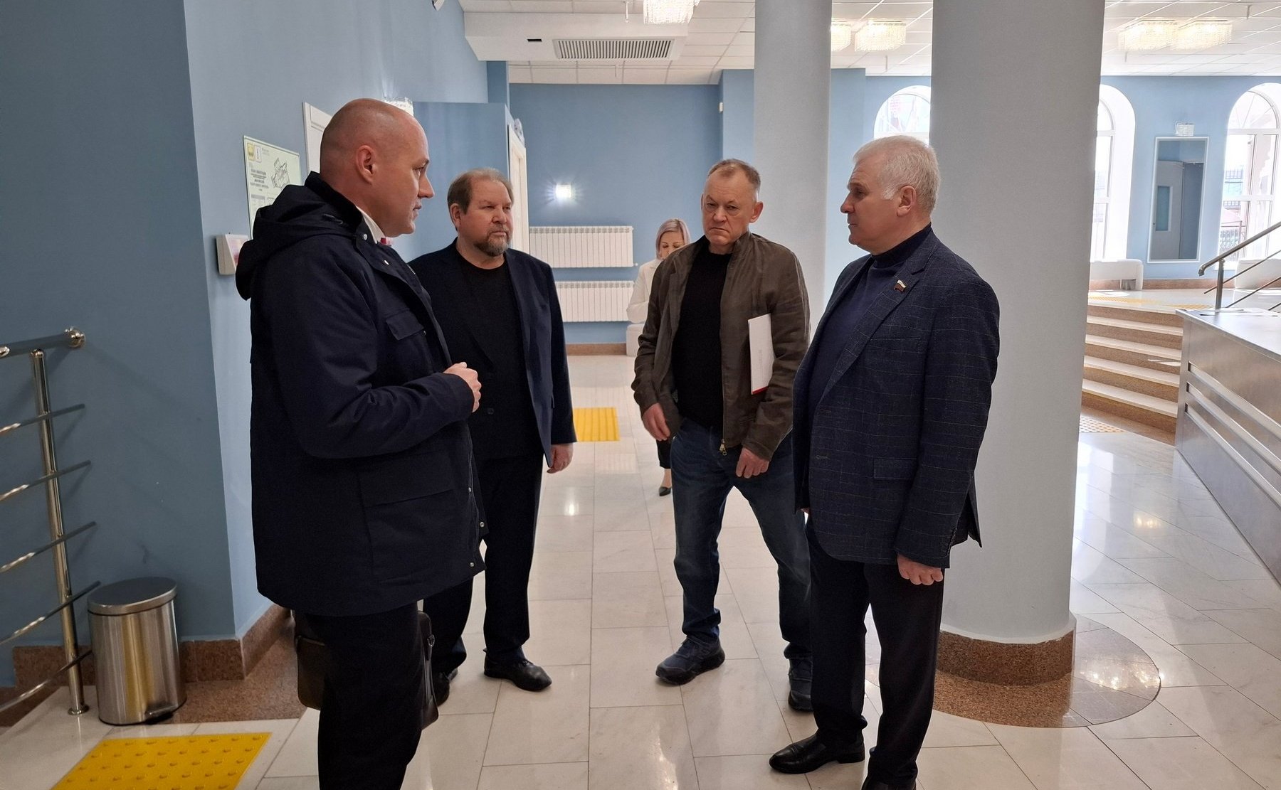 Сергей Мартынов встретился с руководством и артистами театра