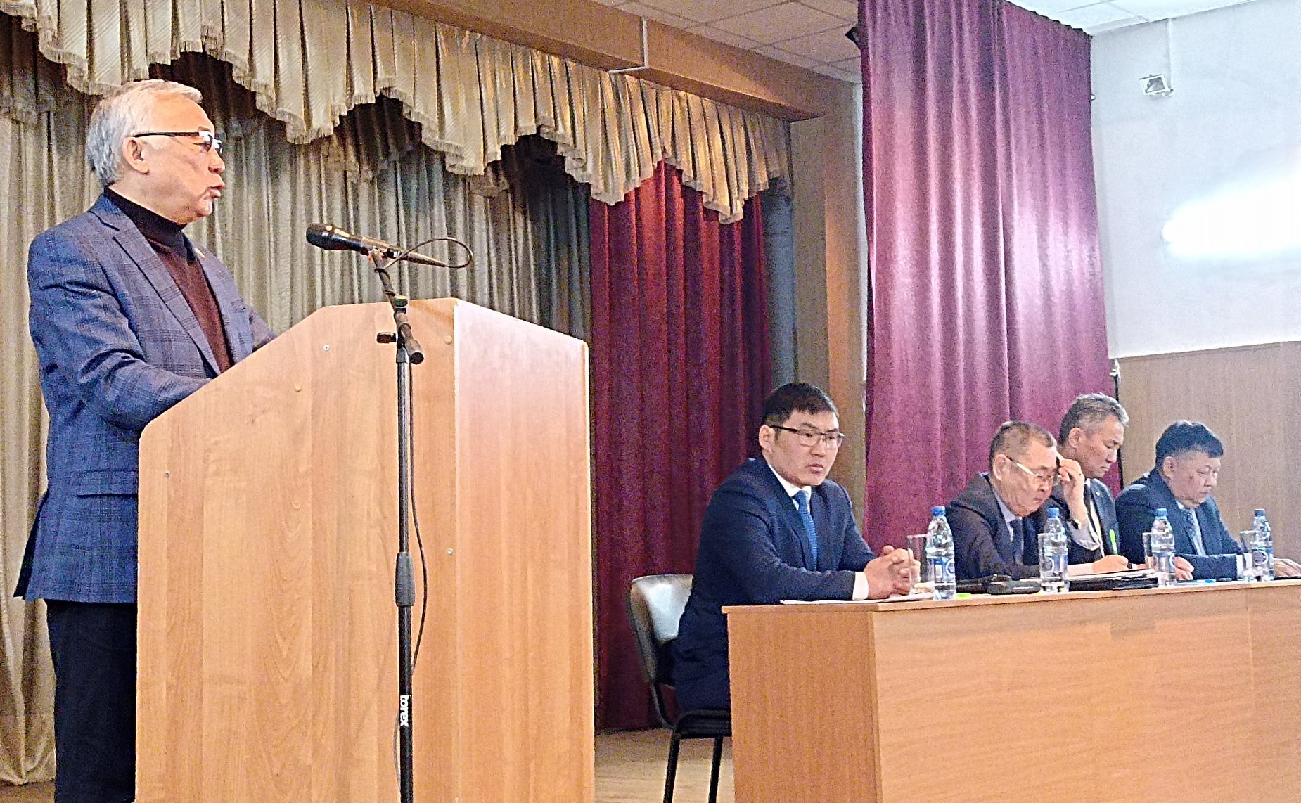 Баир Жамсуев в ходе рабочей поездки в регион посетил городское поселение «Могойтуй» и село Хара-Шибирь Могойтуйского района