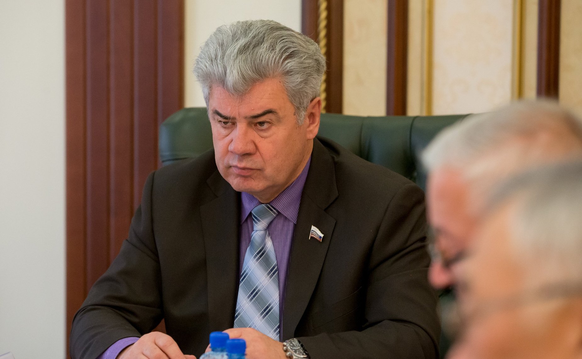 В. Бондарев