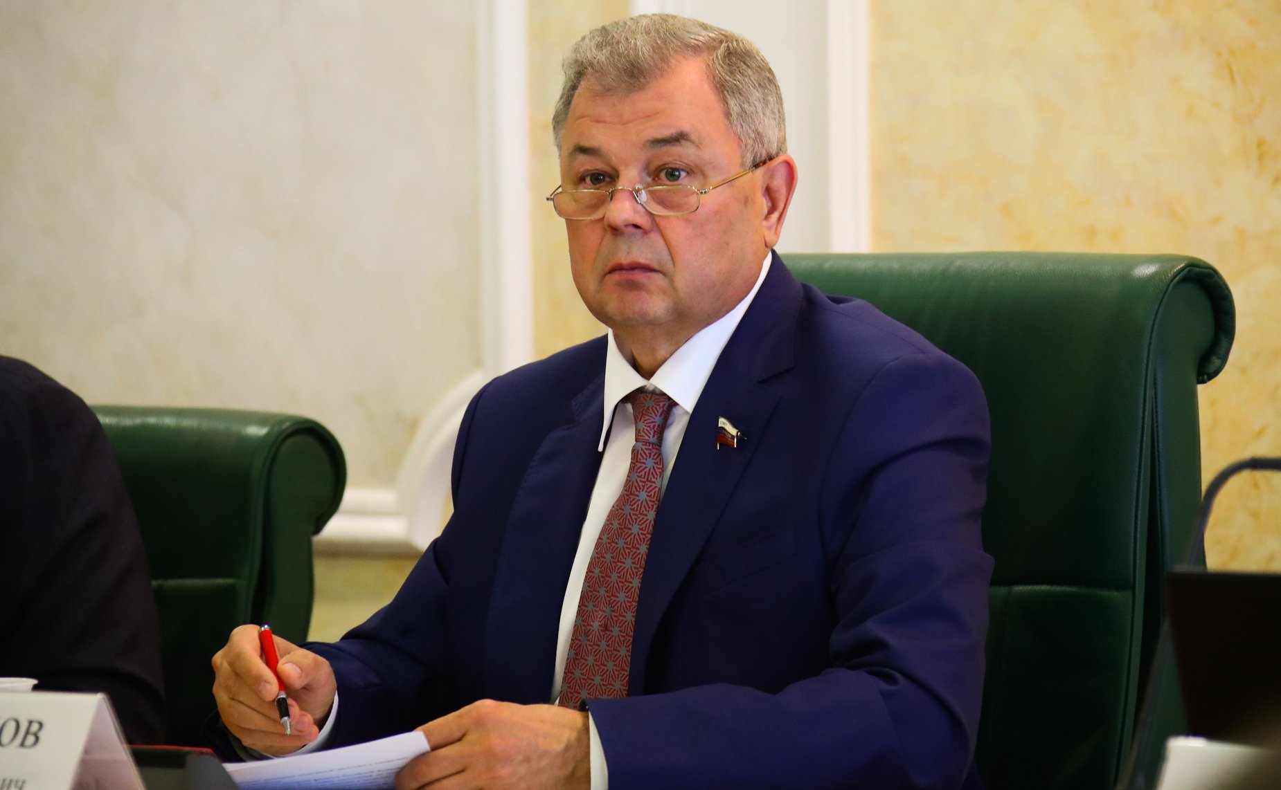 Анатолий Артамонов