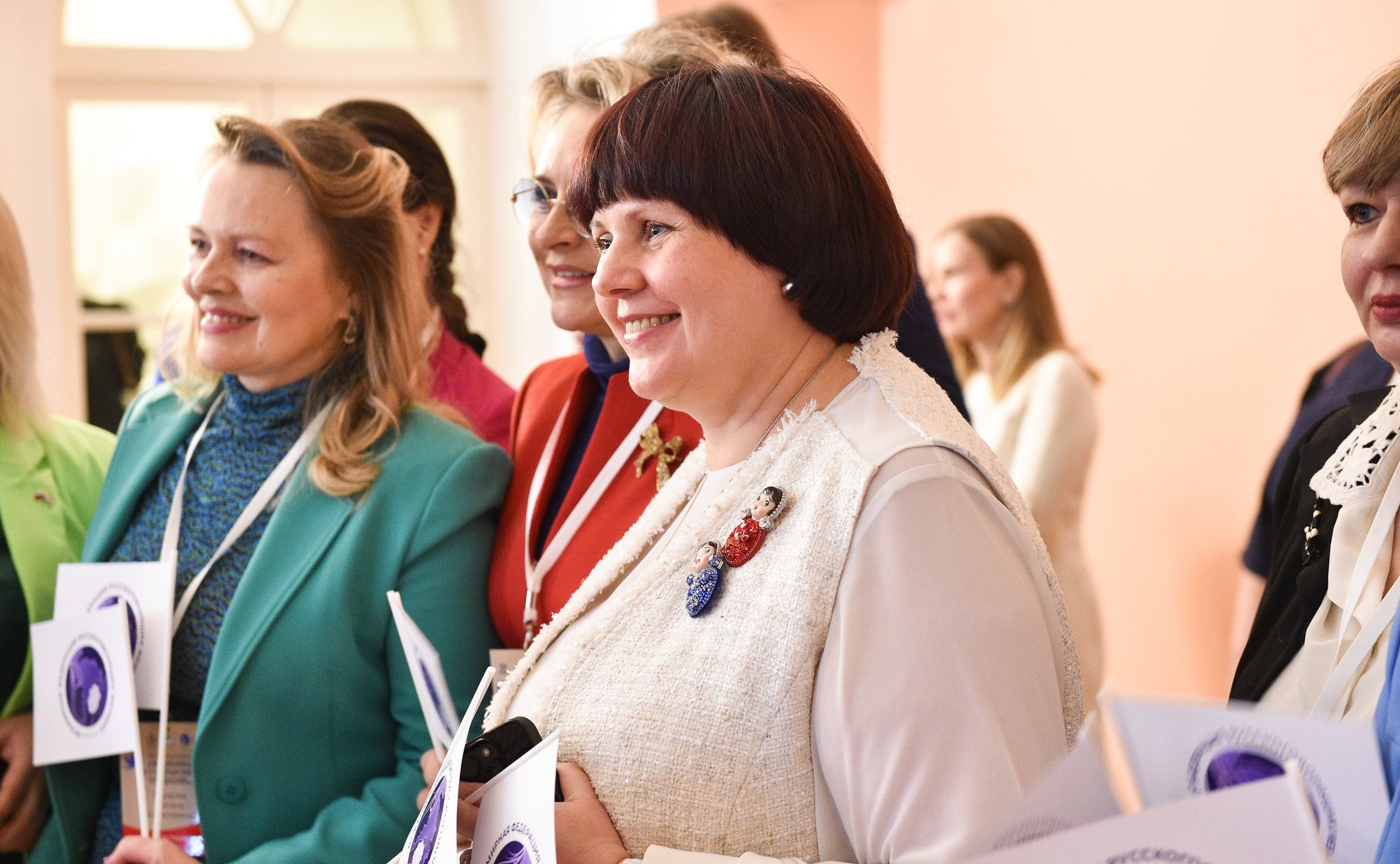 Пленарное заседание международного форума «Женщины за сохранение традиций»