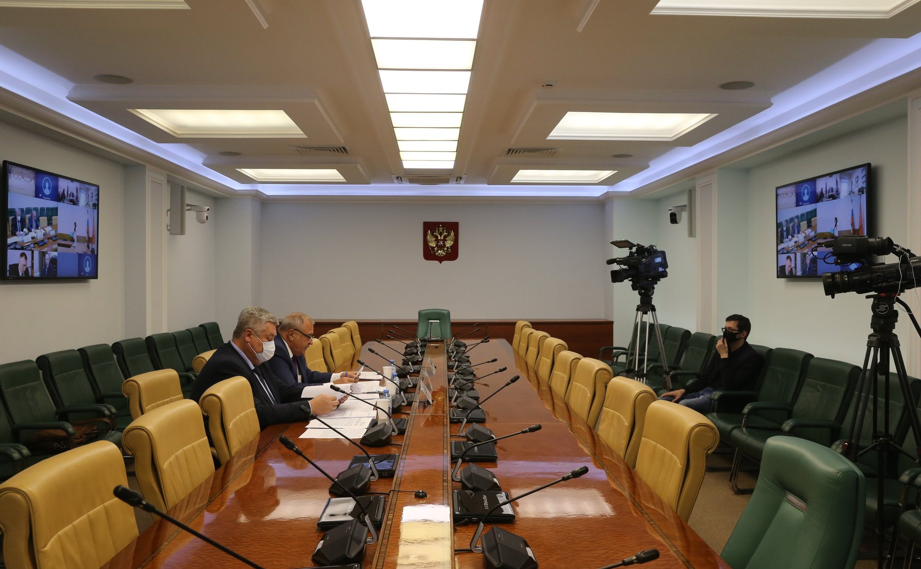 «Круглый стол» на тему «Мониторинг законодательного регулирования отношений собственников земельных участков, находящихся в зоне минимальных расстояний до объектов систем газоснабжения и объектов нефтегазового комплекса»