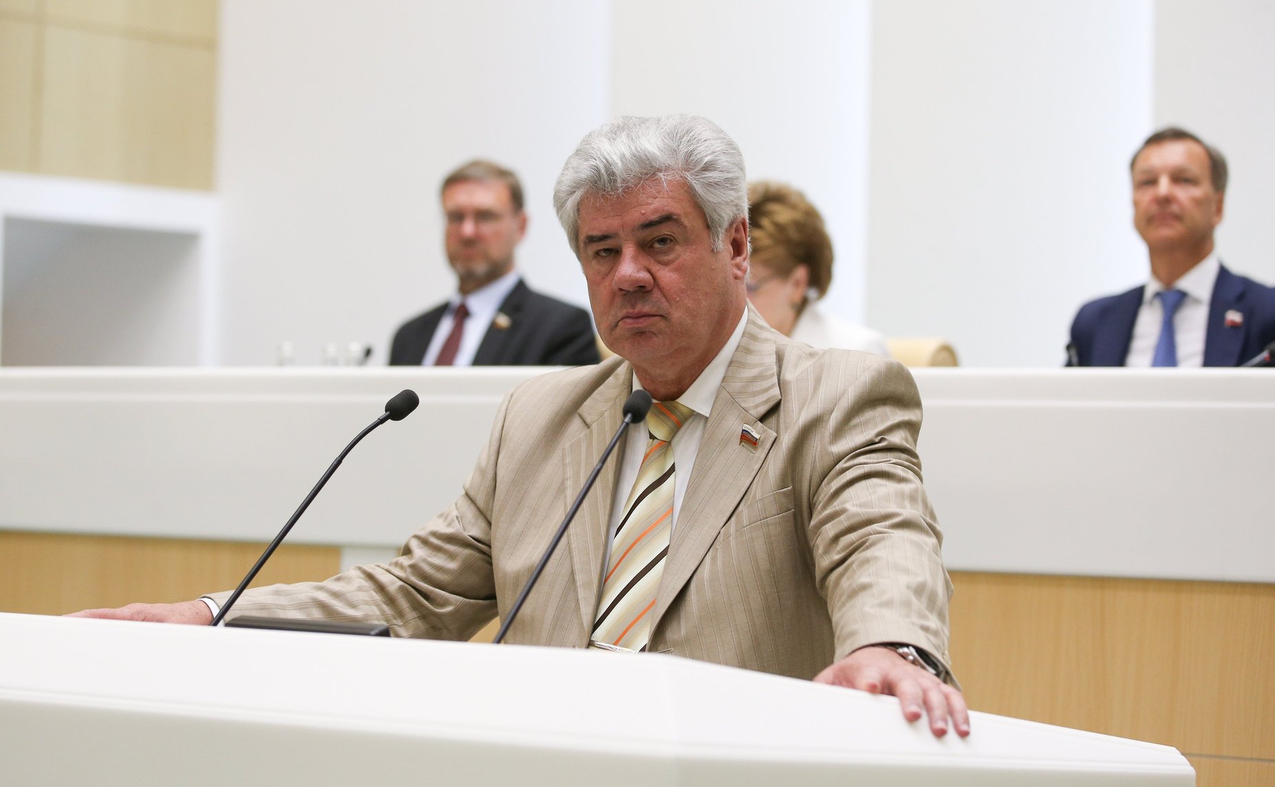 Виктор Бондарев