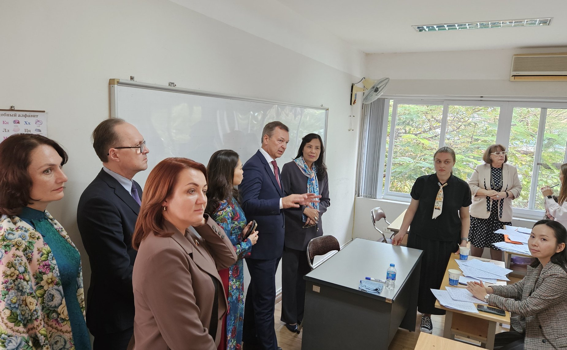 Сенаторы ознакомились с деятельностью Центра русского языка им. А.С. Пушкина