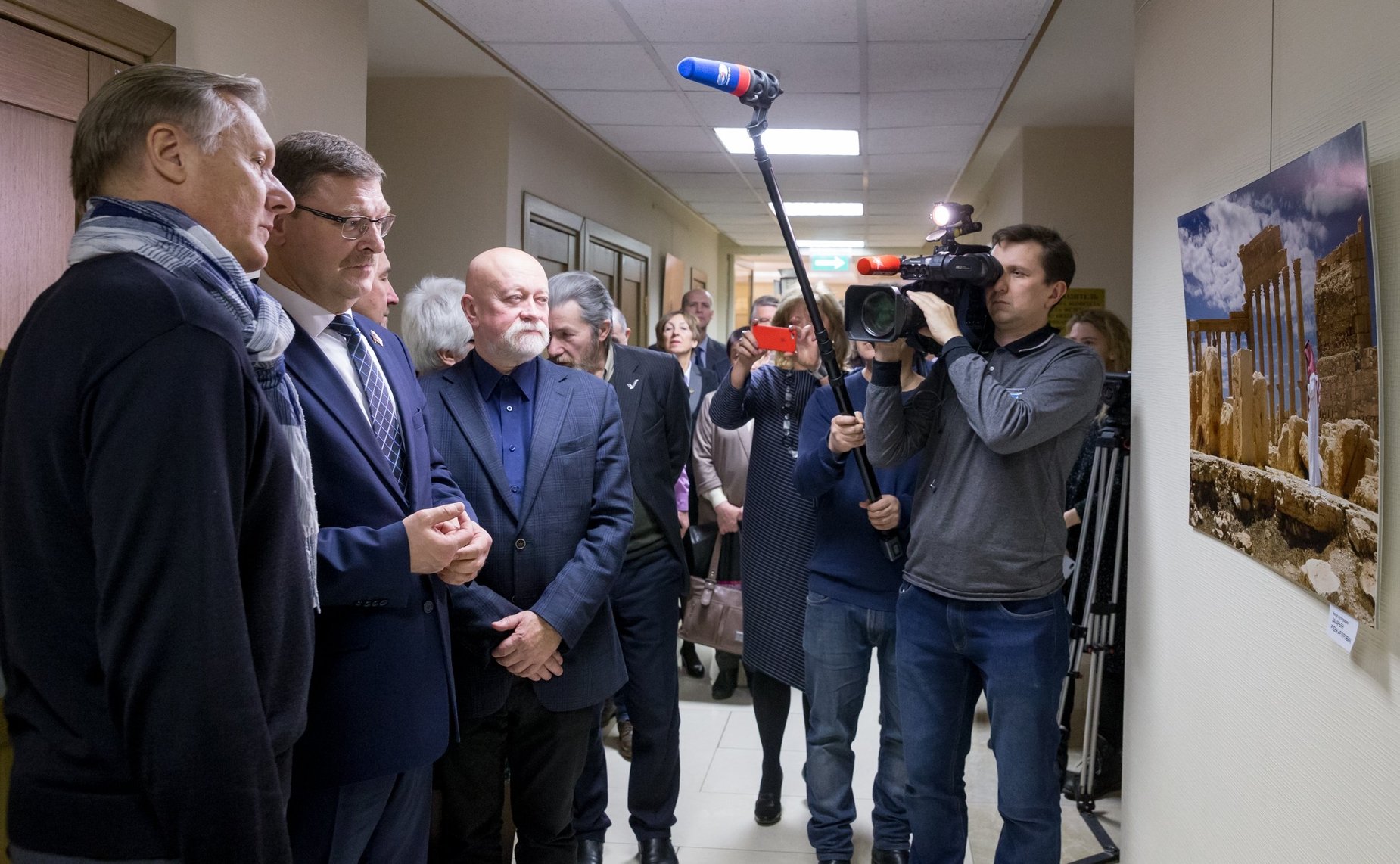 Церемония открытия фотовыставки «Сохраним Пальмиру вместе»