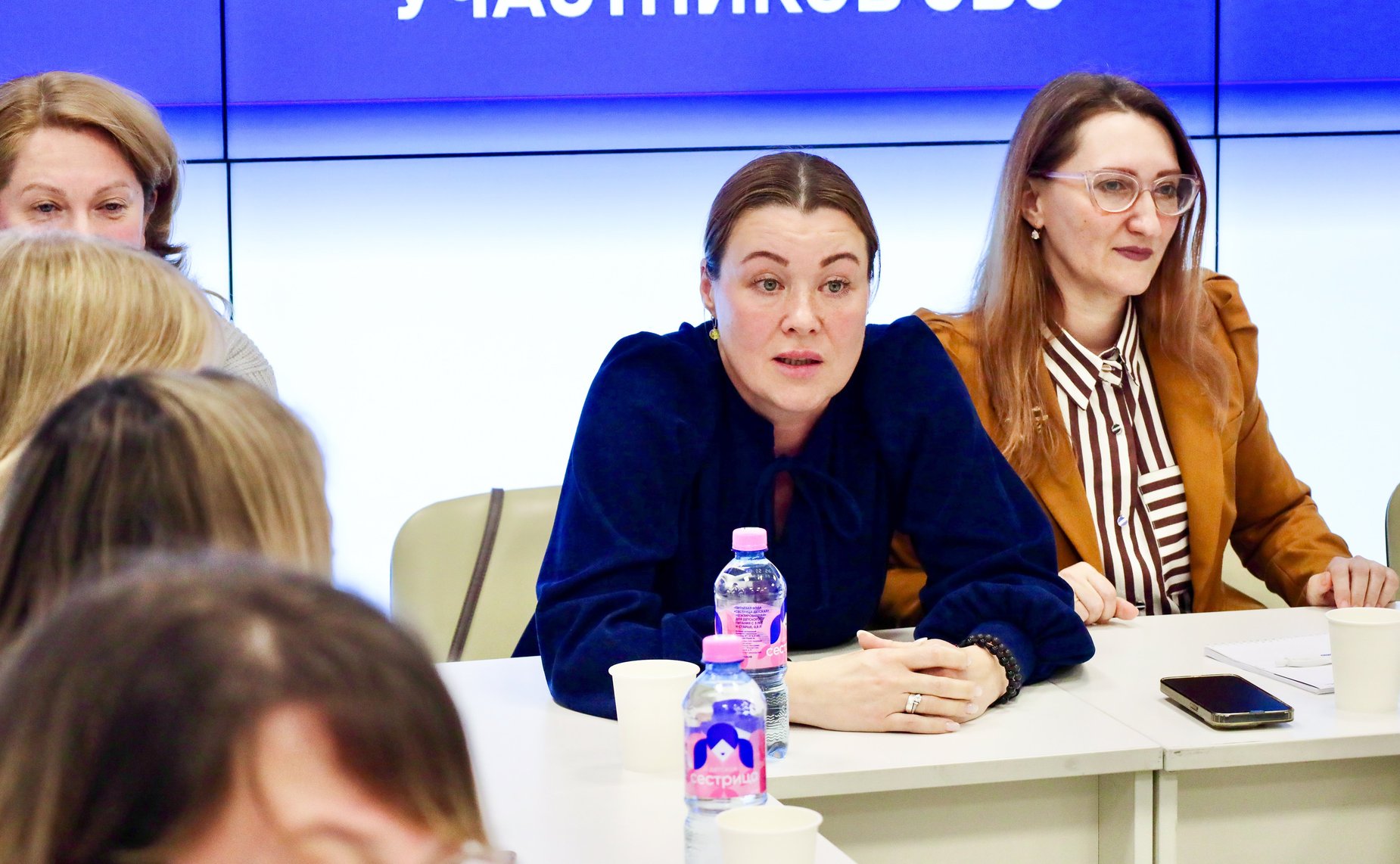 Сенаторы посетили штаб общественной поддержки партии «Единая Россия»