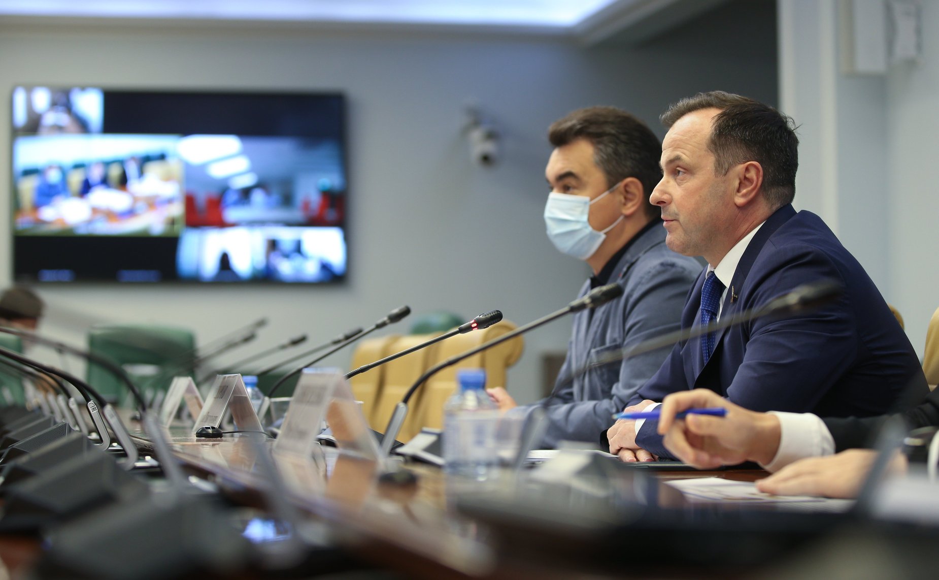 «Круглый стол» на тему «О мерах по повышению уровня расчетов потребителей на розничном рынке электрической энергии»