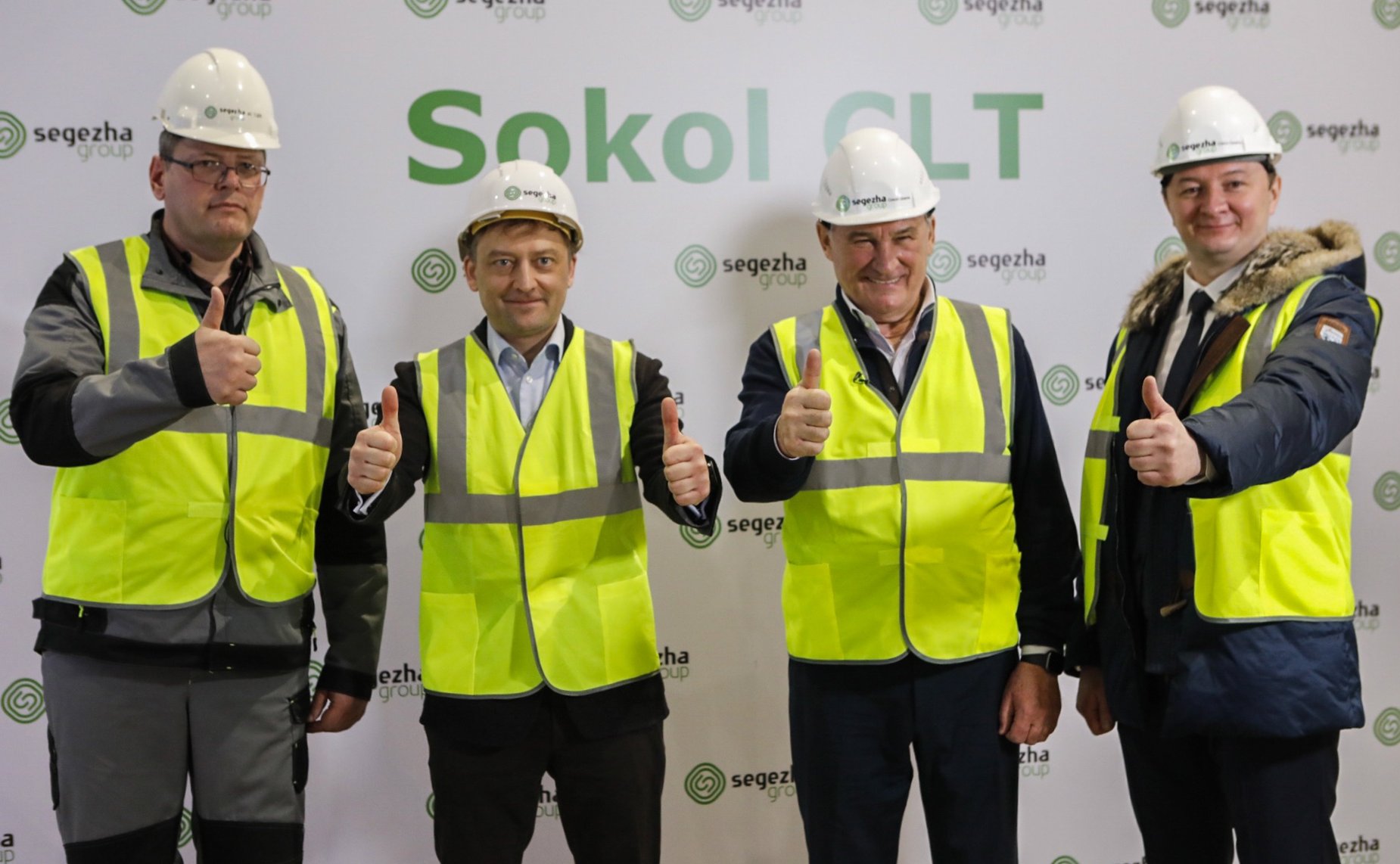 Юрий Воробьев посетил новое предприятие деревообрабатывающей промышленности Вологодской области — завод «Сокол СиЭлТи»