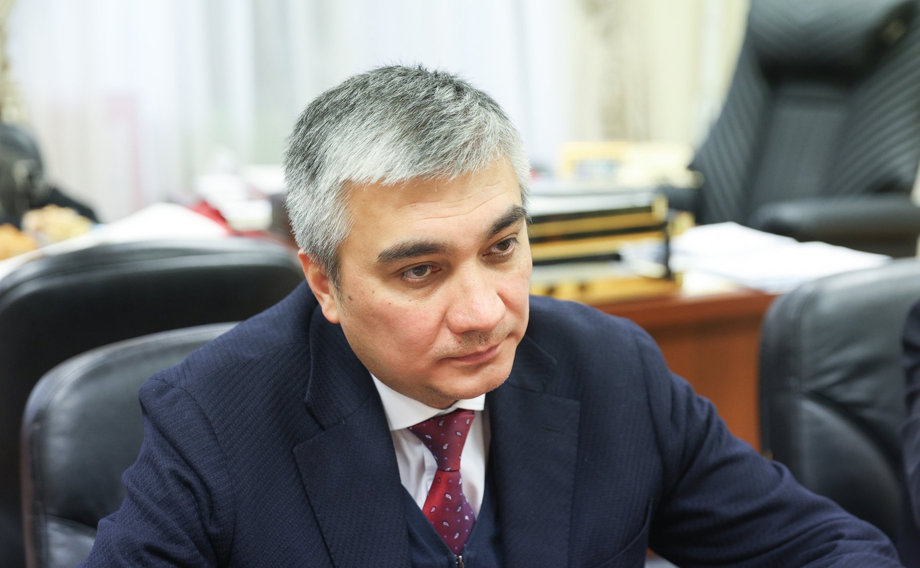 Первый заместитель председателя Комитета СФ по науке, образованию и культуре Ильяс Умаханов встретился с Чрезвычайным и Полномочным Послом Республики Узбекистан в РФ Ботиржоном Асадовым