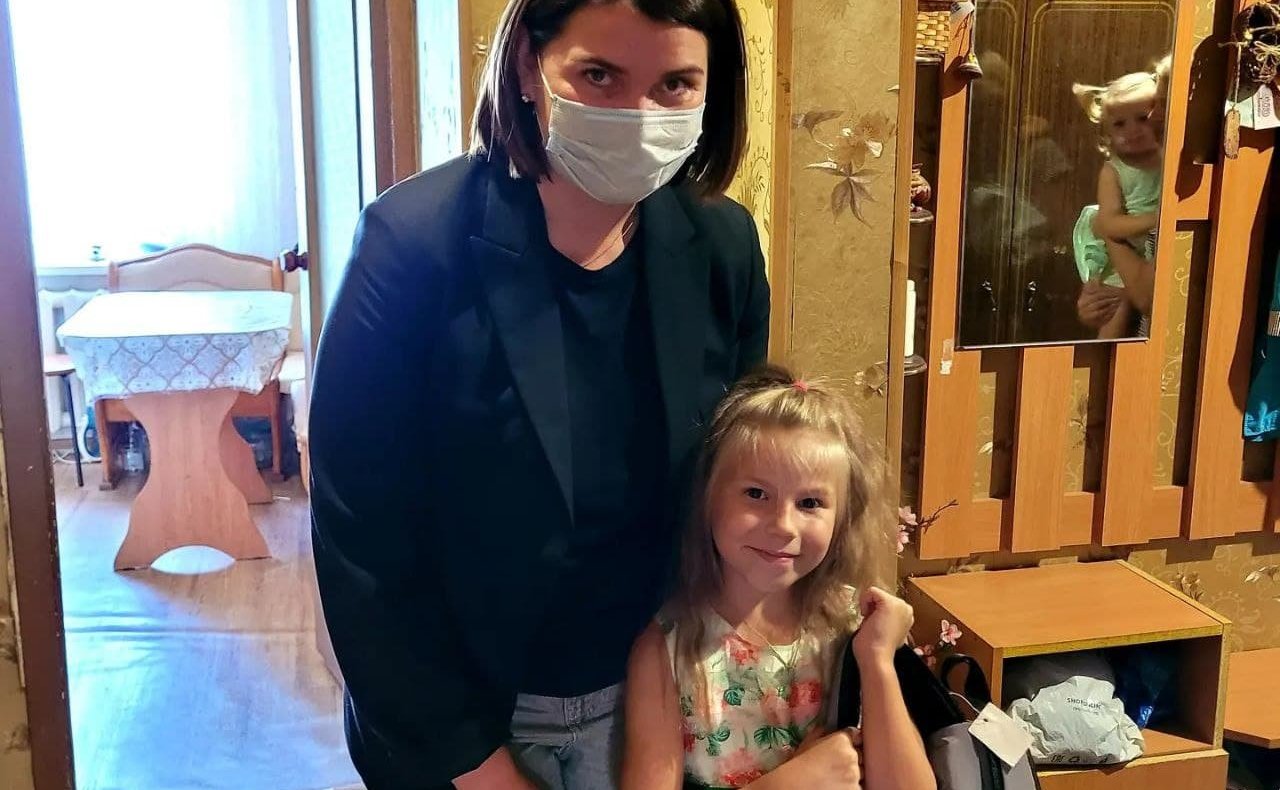 Юлия Лазуткина приняла участие в региональном благотворительном проекте «Подготовь ребенка к школе»