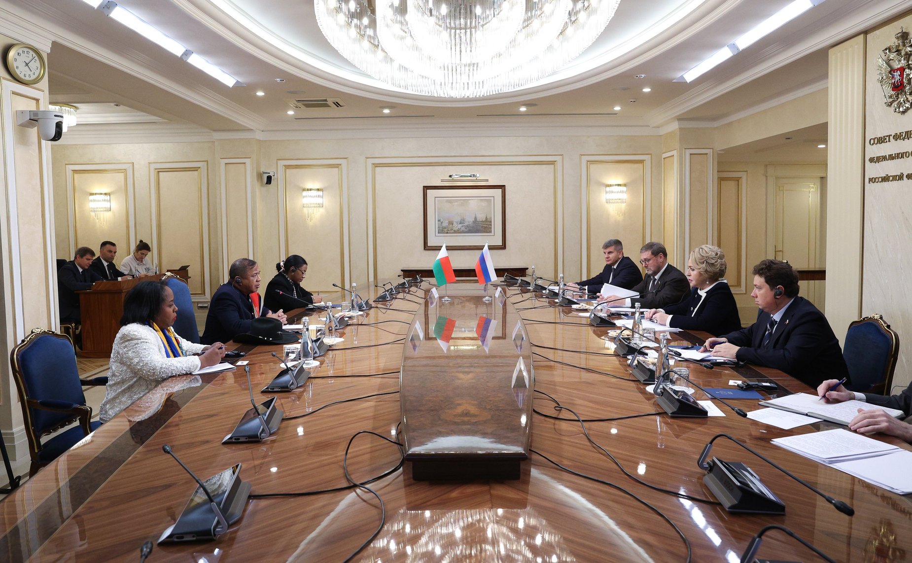 Председатель Совета Федерации Валентина Матвиенко провела встречу с Председателем Сената Республики Мадагаскар Ришаром Равалумананой