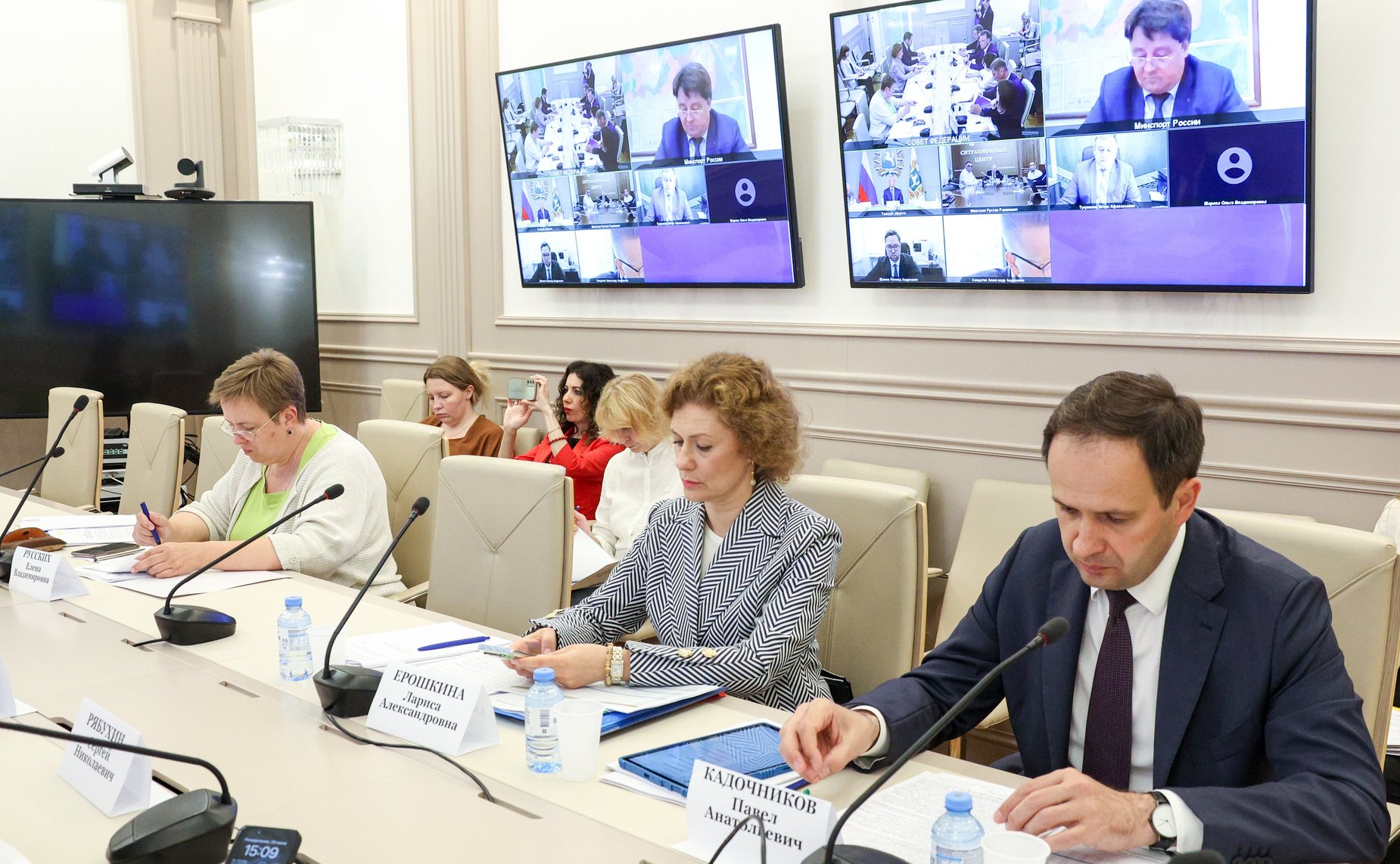 Заседание рабочей группы Комитета СФ по бюджету и финансовым рынкам по подготовке предложений по обеспечению сбалансированности бюджетов субъектов РФ с учетом их особенностей