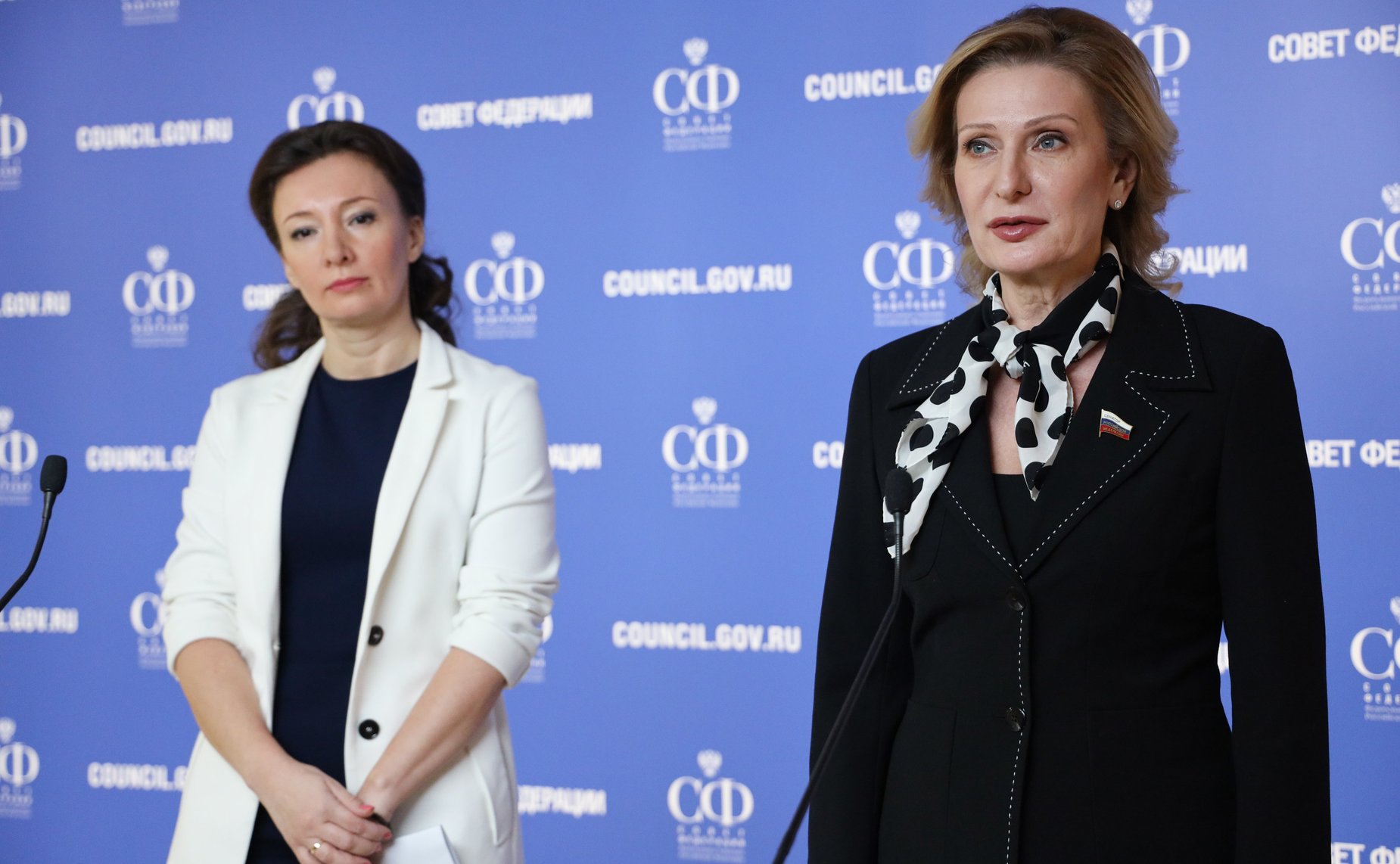 Пресс-подход Инны Святенко и Анны Кузнецовой по итогам заседания парламентской комиссии по расследованию преступных действий в отношении несовершеннолетних со стороны киевского режима