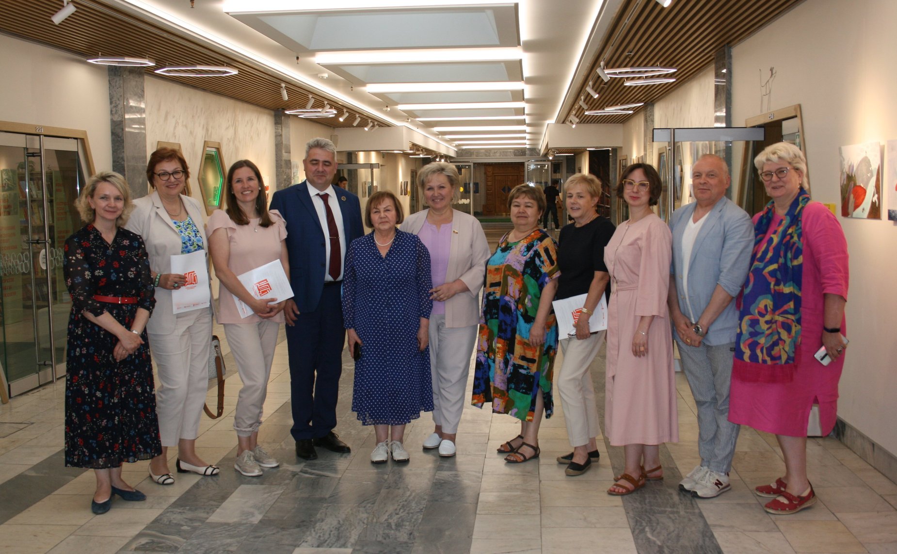 Елена Писарева приняла участие в работе круглого стола на тему «Детская литература как важнейший элемент инфраструктуры современного детства»