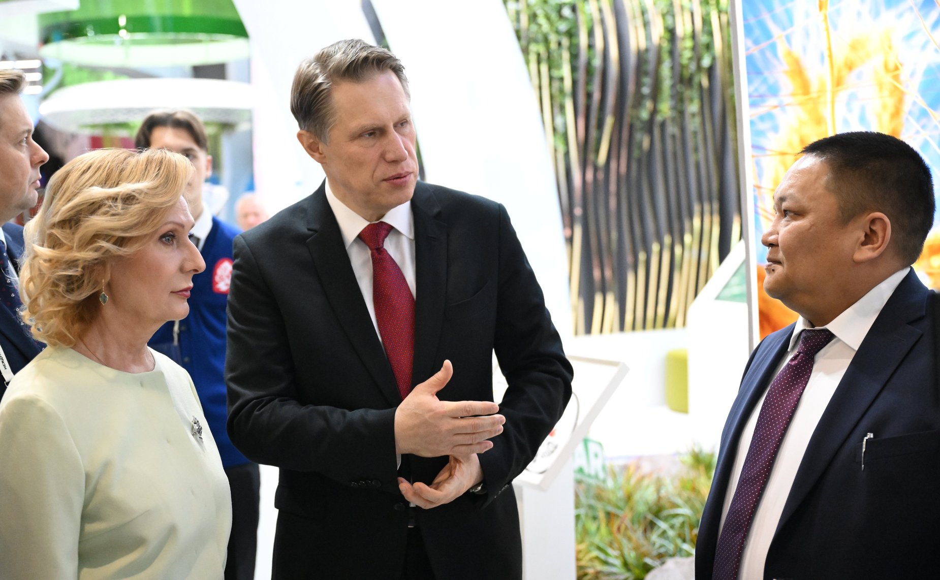 Заместитель Председателя СФ Инна Святенко совместно с Министром здравоохранения Российской Федерации Михаилом Мурашко приняла участие в открытии отраслевого Дня здоровья на Международной выставке «Россия» на ВДНХ