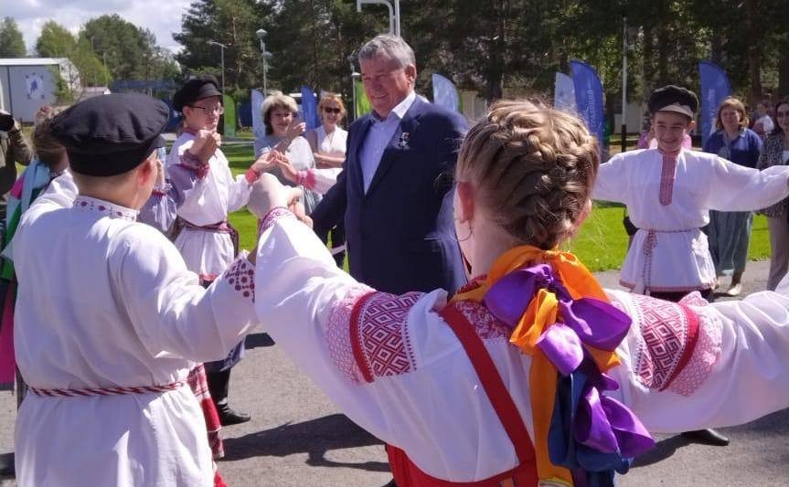 Юрий Воробьев принял участие в заключительном этапе Всероссийского детского фестиваля «Наследники традиций», который проходит на Вологодчине