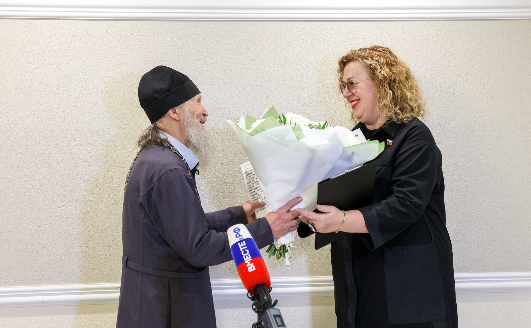 В Совете Федерации открылась выставка «Жизнь и время» художника-педагога, члена Союза художников России, академика Международной Академии культуры и искусства, протоиерея Петра (Кочанова)