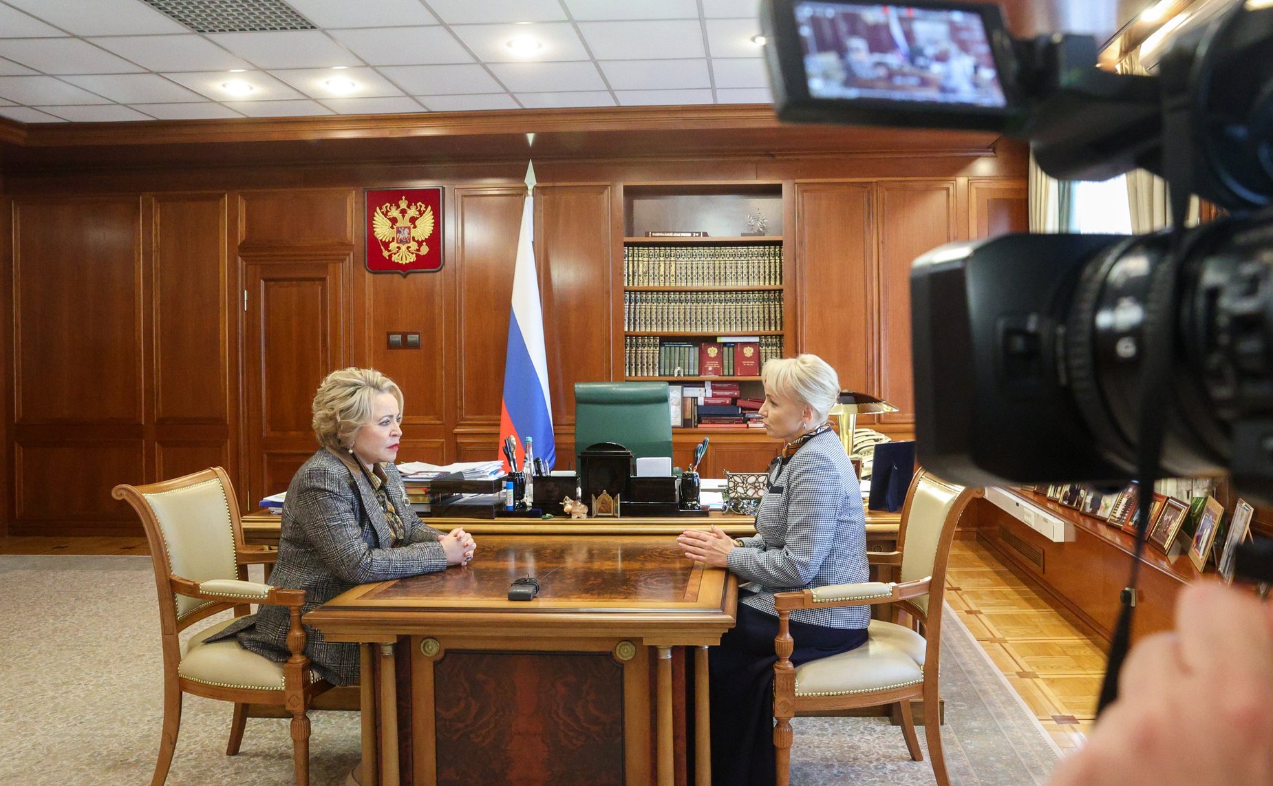 Председатель Совета Федерации Валентина Матвиенко провела встречу с губернатором Еврейской автономной области (ЕАО) Марией Костюк