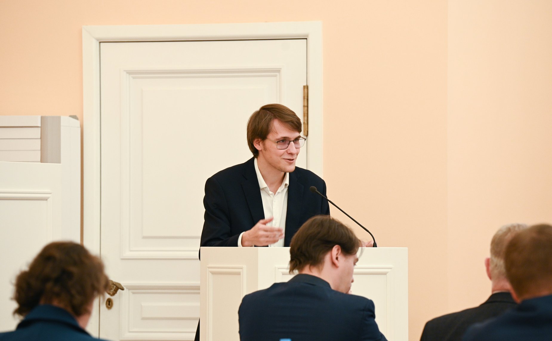 Андрей Серёжников провел секцию «Мемориализация войны и Победы: пространства и предметы памяти»