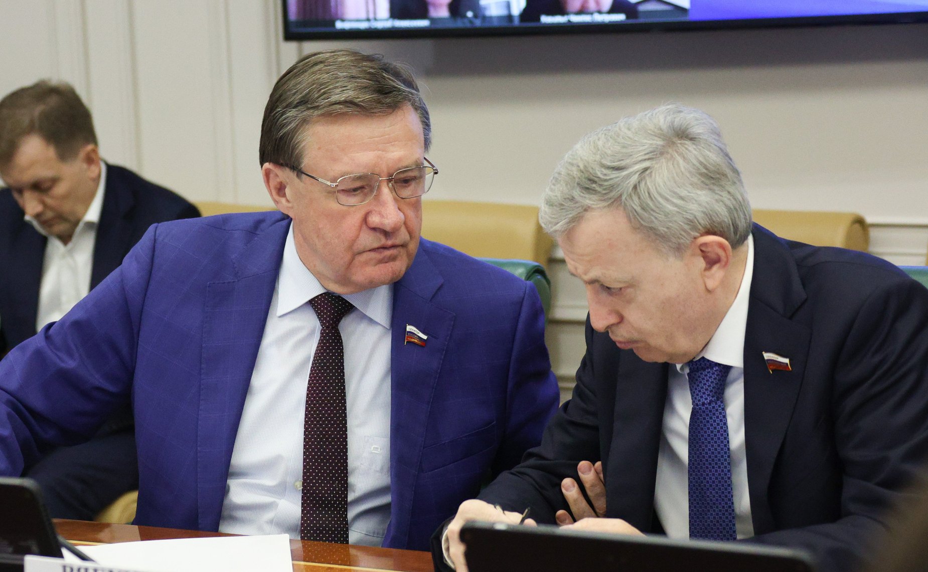 Круглый стол Комитета СФ по бюджету и финансовым рынкам совместно с Комитетом СФ по федеративному устройству, региональной политике, МСУ и делам Севера