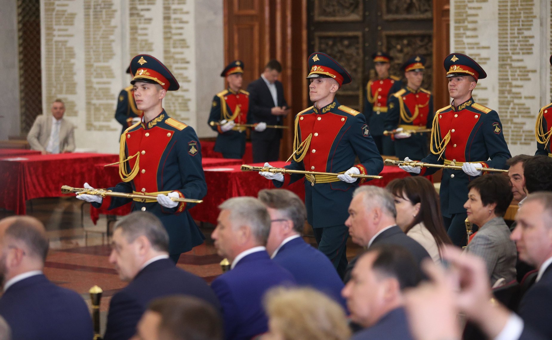 Торжественная церемония передачи «Мечей Победы» Городам воинской славы