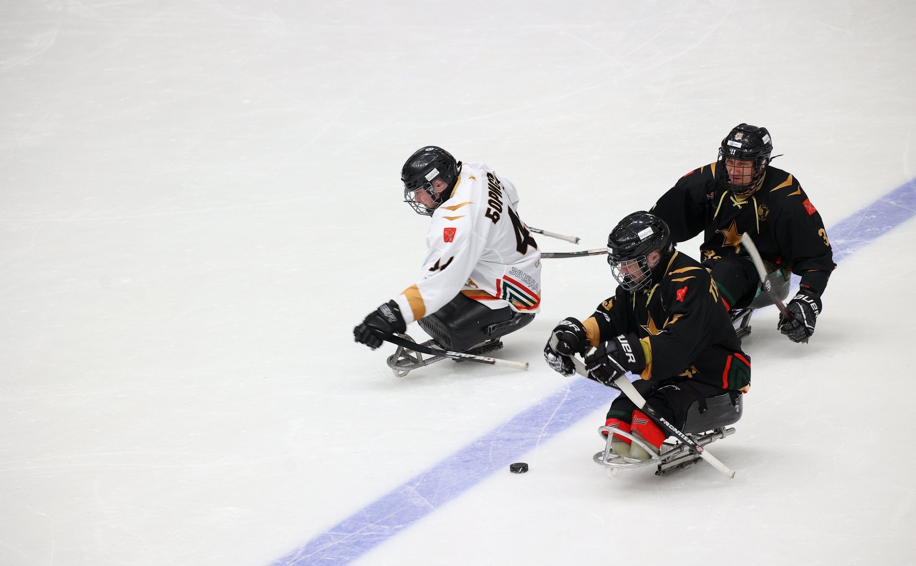 Валентина Матвиенко посетила тренировку команды по следж-хоккею из Санкт-Петербурга, в составе которой ветераны СВО