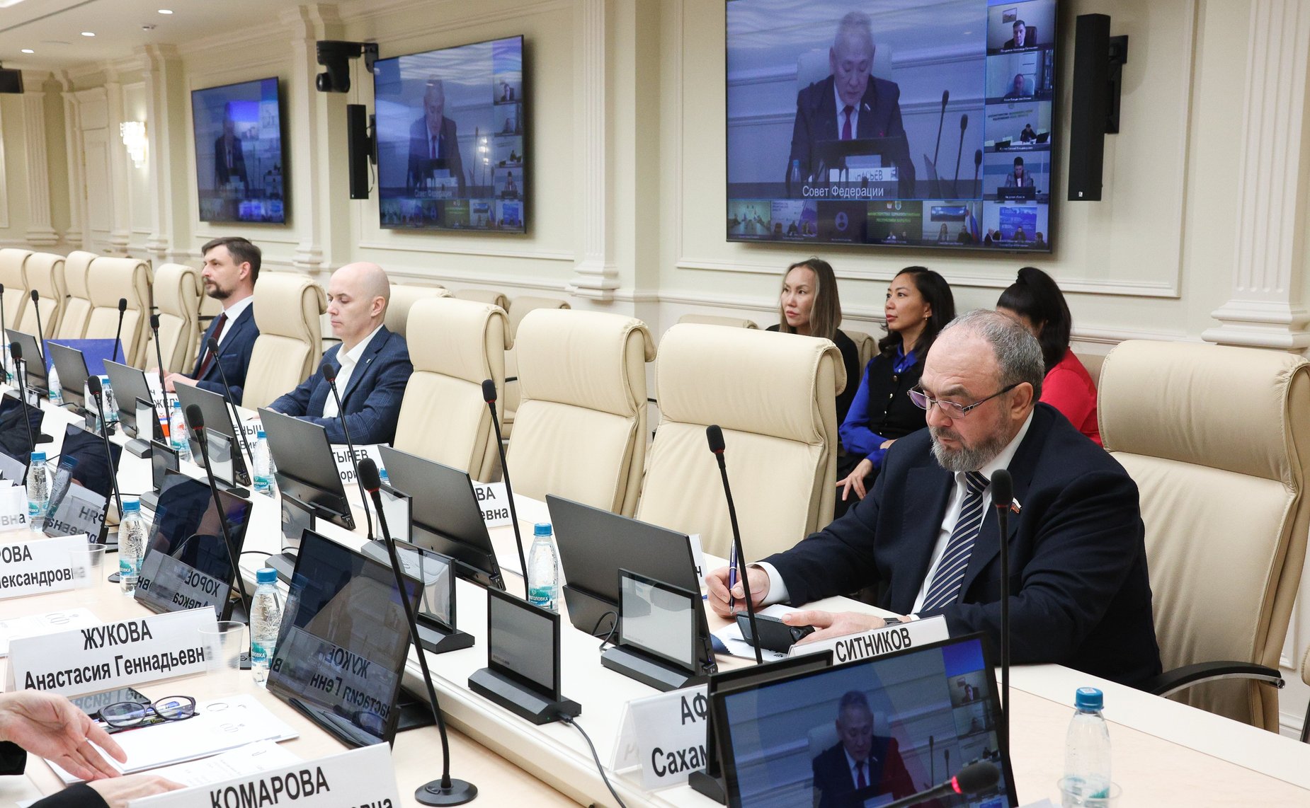 Круглый стол на тему «Санитарная авиация на территориях Дальнего Востока и Арктики: нормативное регулирование деятельности, состояние и проблемы»