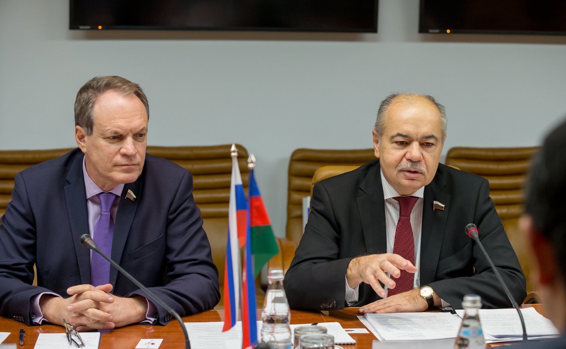 Встреча И. Умаханова с председателем Государственного комитета Азербайджанской Республики по работе с диаспорой Ф. Мурадовым