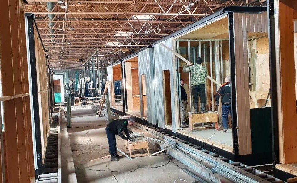 Андрей Базилевский провел заседание рабочей группы по созданию быстровозводимых конструкций объектов отдыха детей и их оздоровления в регионе