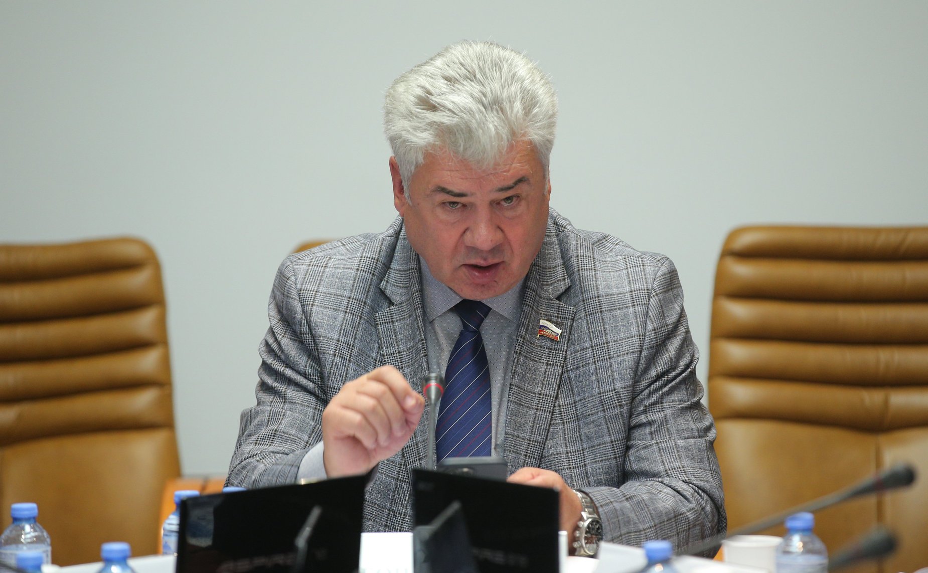 Виктор Бондарев